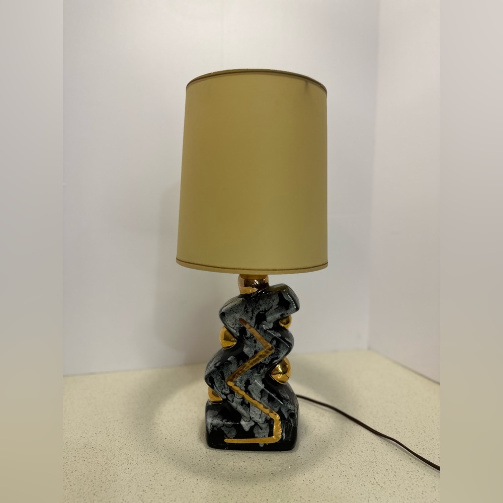 Beautiful 1950s Gold and Black Zig Zag Table Lamp with Original Shade